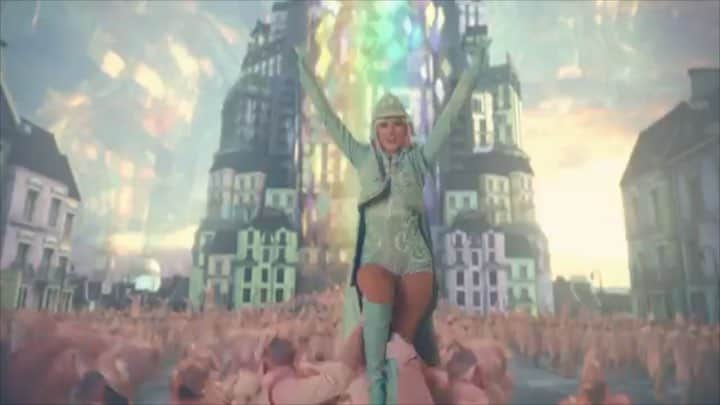 Flight Facilitiesのインスタグラム：「“Hey Kids. Spelling is fun”  T. Swift - 2019」