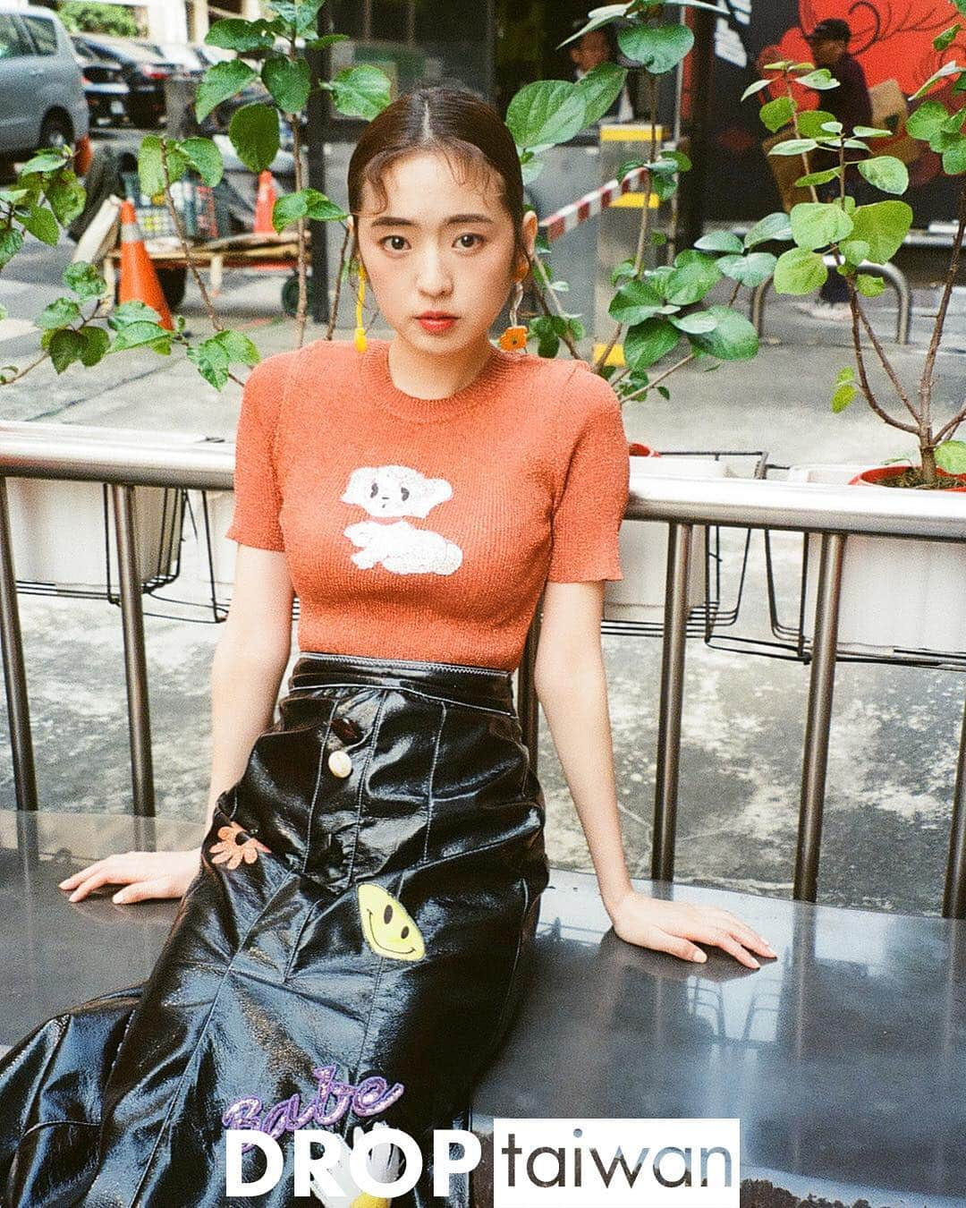 Droptokyoさんのインスタグラム写真 - (DroptokyoInstagram)「TAIWAN STREET SNAP @drop_taiwan  #streetstyle#droptokyo#taiwan#streetscene#streetfashion#streetwear#streetculture#fashion#hairstyle#台湾#taipei #街拍#時尚#東區#穿搭#街拍style #時尚穿搭#街頭攝影#台北#潮流#台灣 Photography: @yuri_horie_」4月26日 15時43分 - drop_tokyo