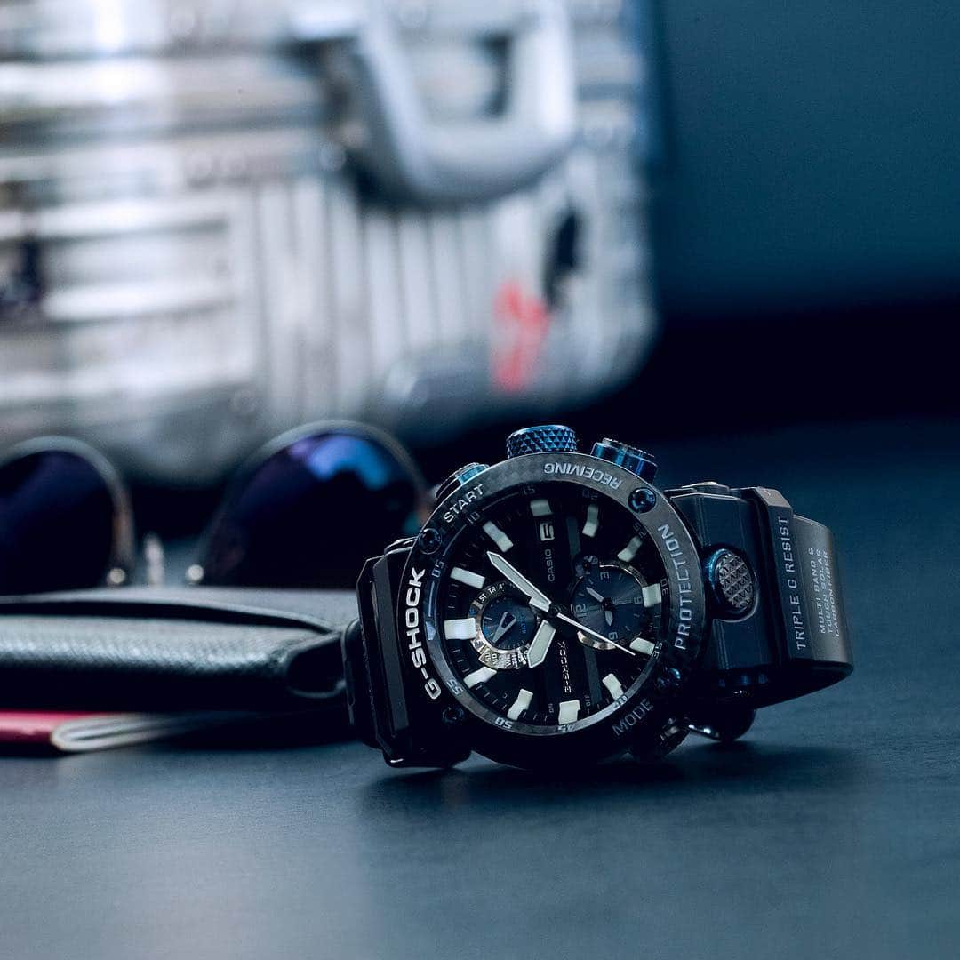 G-SHOCKさんのインスタグラム写真 - (G-SHOCKInstagram)「GWR-B1000  急な出張でも役立つ機能を搭載したGRAVITYMASTER GWR-B1000。Bluetoothや標準電波による時刻修正システムにも対応し、時刻精度も徹底追求しています。  GRAVITYMASTER GWR-B1000 is equipped with functions that can be useful for unexpected business trips. Automatic time adjustment is performed using either Bluetooth or a time signal, which helps to ensure accurate timekeeping.  GWR-B1000-1A1JF  #g_shock #gravitymaster #gwrb1000 #carbon #watchoftheday」4月26日 16時00分 - gshock_jp