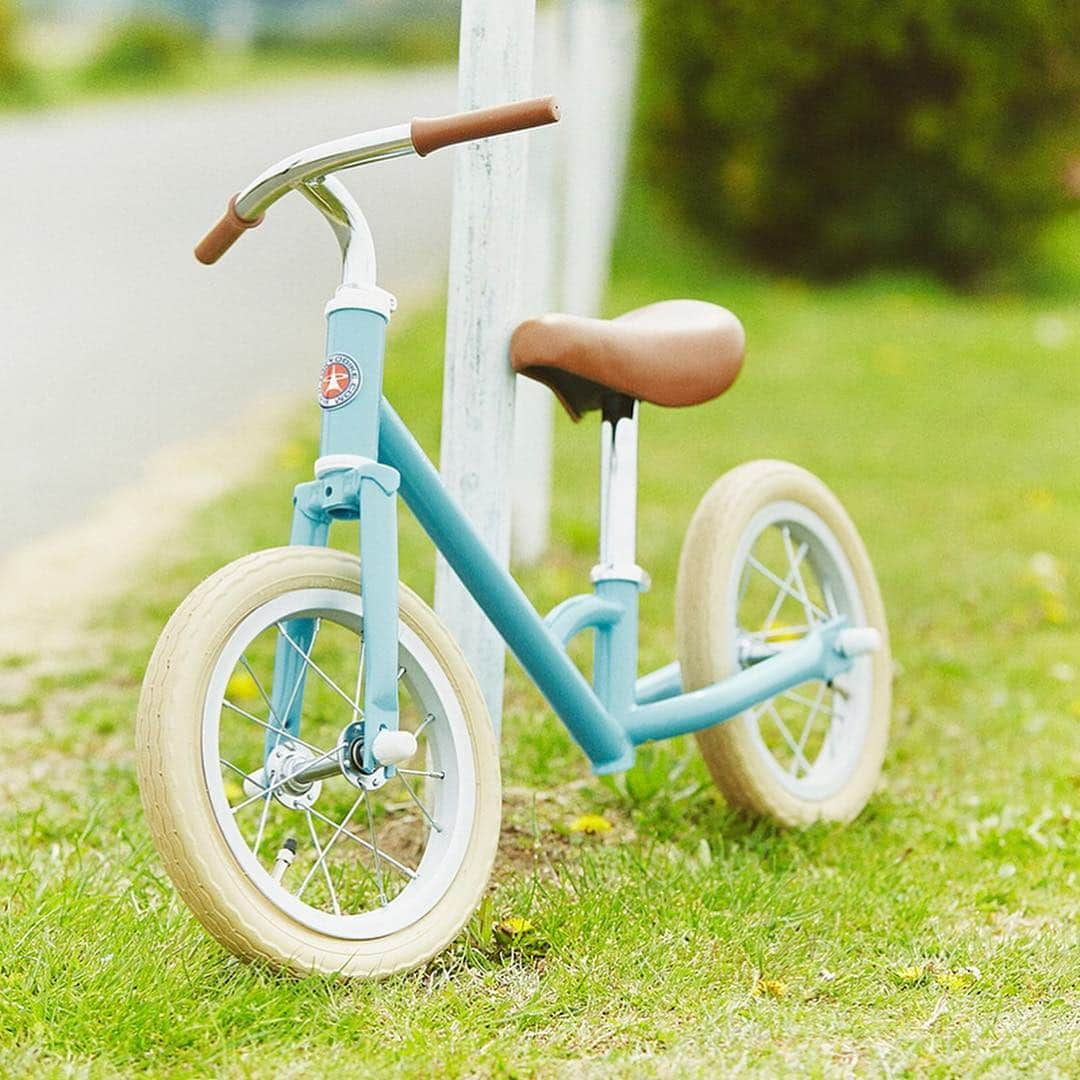 こども ビームスさんのインスタグラム写真 - (こども ビームスInstagram)「お子さまのはじめての乗り物に、 ＜tokyobike（トーキョーバイク）＞から＜こども ビームス＞別注のファーストバイクが登場‼︎ 遊ぶのが大好きなこどもたちの初めての乗り物体験。 詳しくは、ビームス公式オンラインページをご覧ください🎶 https://www.beams.co.jp/feature/190426_tokyobike/  #こどもビームス  #ファーストバイク #キックバイク #tokyobike #ビームス #kodomobeams #beams #トーキョーバイク #代官山 #daikanyama」4月26日 16時52分 - kodomo_beams