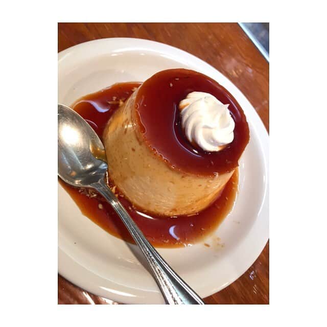 川口智美のインスタグラム：「鎌倉駅西口を出て左手にある CAFE RONDINO ☕️ 朝から、がっつりw お店定番の どこか懐かしい昔ながらの #スパゲティー と #ブレンドコーヒー  デザートには #自家製プリン を🍮  朝から、常連客に加えて 海外から観光で来ていた方もいて 物凄く混んでいました。  #caferondino #rondino #cafe #kamakura #鎌倉 #鎌倉カフェ #カフェロンディーノ #ロンディーノ #さとログ」