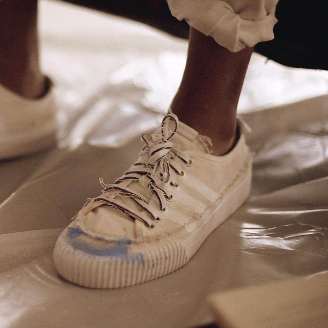 adidas Originalsさんのインスタグラム写真 - (adidas OriginalsInstagram)「#DonaldGloverPresents the #NIZZA, Lacombe and #CONTINENTAL80, arriving in stores today. . See more at adidas.com/DonaldGlover @childishgambino」4月26日 17時05分 - adidasoriginals