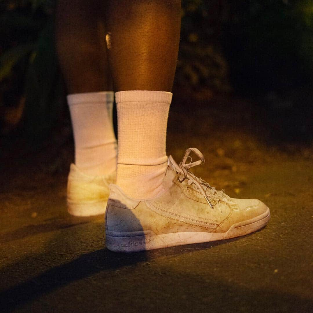 adidas Originalsさんのインスタグラム写真 - (adidas OriginalsInstagram)「#DonaldGloverPresents the #NIZZA, Lacombe and #CONTINENTAL80, arriving in stores today. . See more at adidas.com/DonaldGlover @childishgambino」4月26日 17時05分 - adidasoriginals