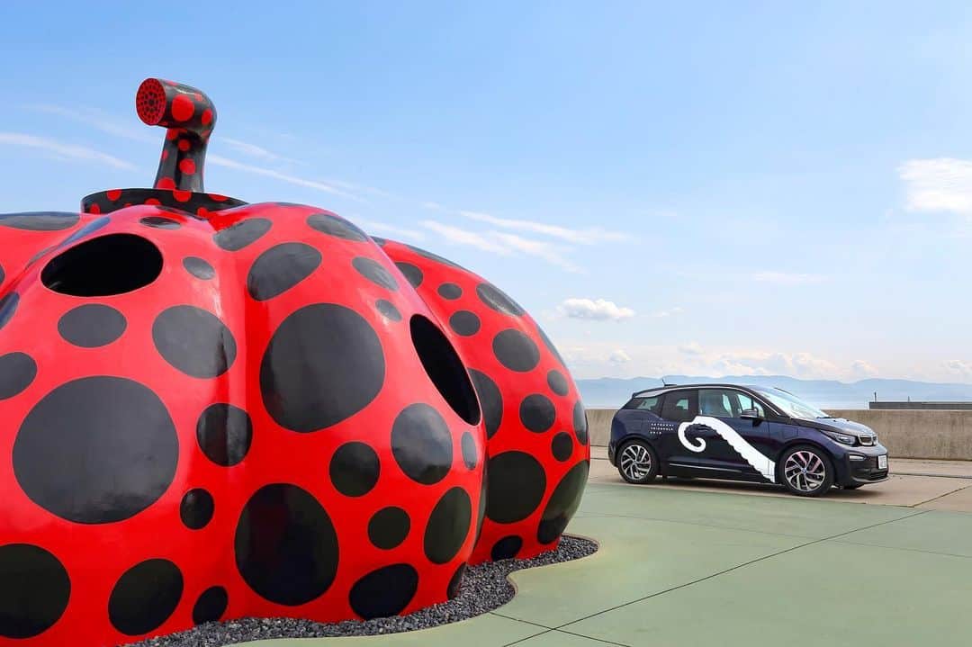 BMW Japanさんのインスタグラム写真 - (BMW JapanInstagram)「. 瀬戸内国際芸術祭2019が、本日開幕！ . 開催期間中は高松港にて、イタリアのアート作家、エステル・ストッカー氏デザインの特別なアートラッピングが施されたBMW i3が展示中。 . また、オリジナル・ラッピング仕様のBMW i3も、オフィシャル・カーとして瀬戸内海の島々を駆けぬけます。 . 今なら瀬戸内国際芸術祭2019との開催を記念したキャンペーンも実施中。 . @bmwjapan アカウントトップのURLをタップしてBMW公式サイトからご応募頂くことができます。 この機会に、ぜひご応募ください。 . #BMW #駆けぬける歓び #BMWJapan #瀬戸内国際芸術祭2019 #BMWWorld #BMWPost #BMWgram #BMWlovers #BMWlife #BMWlove #BMWforlife #BMWcar」4月26日 17時05分 - bmwjapan