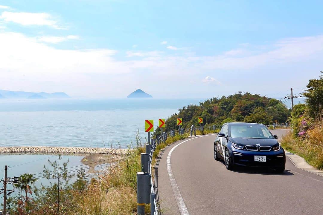 BMW Japanさんのインスタグラム写真 - (BMW JapanInstagram)「. 瀬戸内国際芸術祭2019が、本日開幕！ . 開催期間中は高松港にて、イタリアのアート作家、エステル・ストッカー氏デザインの特別なアートラッピングが施されたBMW i3が展示中。 . また、オリジナル・ラッピング仕様のBMW i3も、オフィシャル・カーとして瀬戸内海の島々を駆けぬけます。 . 今なら瀬戸内国際芸術祭2019との開催を記念したキャンペーンも実施中。 . @bmwjapan アカウントトップのURLをタップしてBMW公式サイトからご応募頂くことができます。 この機会に、ぜひご応募ください。 . #BMW #駆けぬける歓び #BMWJapan #瀬戸内国際芸術祭2019 #BMWWorld #BMWPost #BMWgram #BMWlovers #BMWlife #BMWlove #BMWforlife #BMWcar」4月26日 17時05分 - bmwjapan