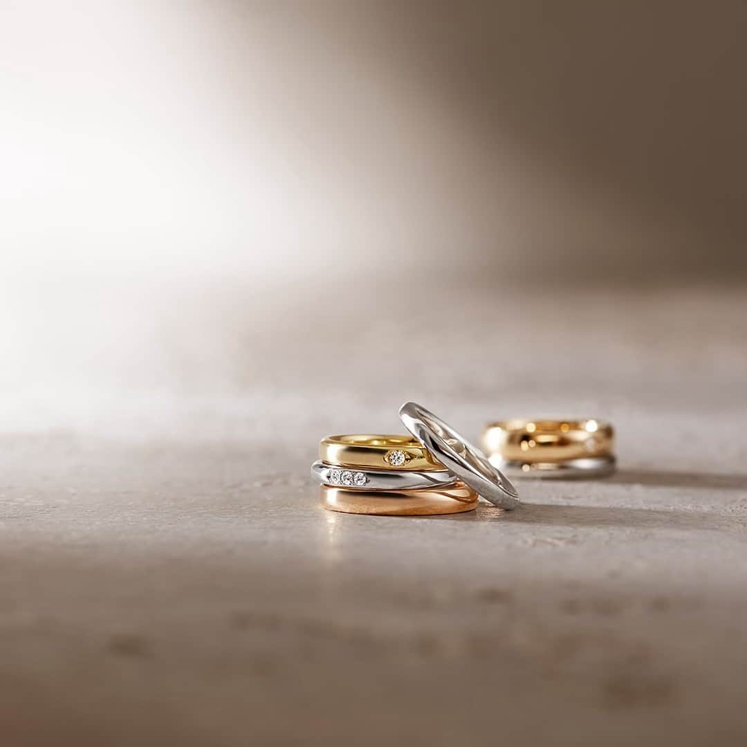 婚約・結婚指輪のI-PRIMO（アイプリモ）公式アカウントさんのインスタグラム写真 - (婚約・結婚指輪のI-PRIMO（アイプリモ）公式アカウントInstagram)「* 【パーソナルオーダーの結婚指輪が4月27日に発売】 あなたらしくて、私らしい。『原点』をモチーフに、洗練されたシンプルさが美しい『オリジンビリーフ』。パーソナルオーダーで、おふたりだけの愛の誓いを宿すリングを多彩な組み合わせからお選びいただけます。  結婚指輪：オリジンビリーフ #アイプリモ_オリジンビリーフ * #iprimo #アイプリモ #婚約指輪 #結婚指輪 #ブライダルリング #エンゲージリング #マリッジリング #プレ花嫁 #結婚準備 #婚約 #結婚」4月26日 17時03分 - iprimo_official