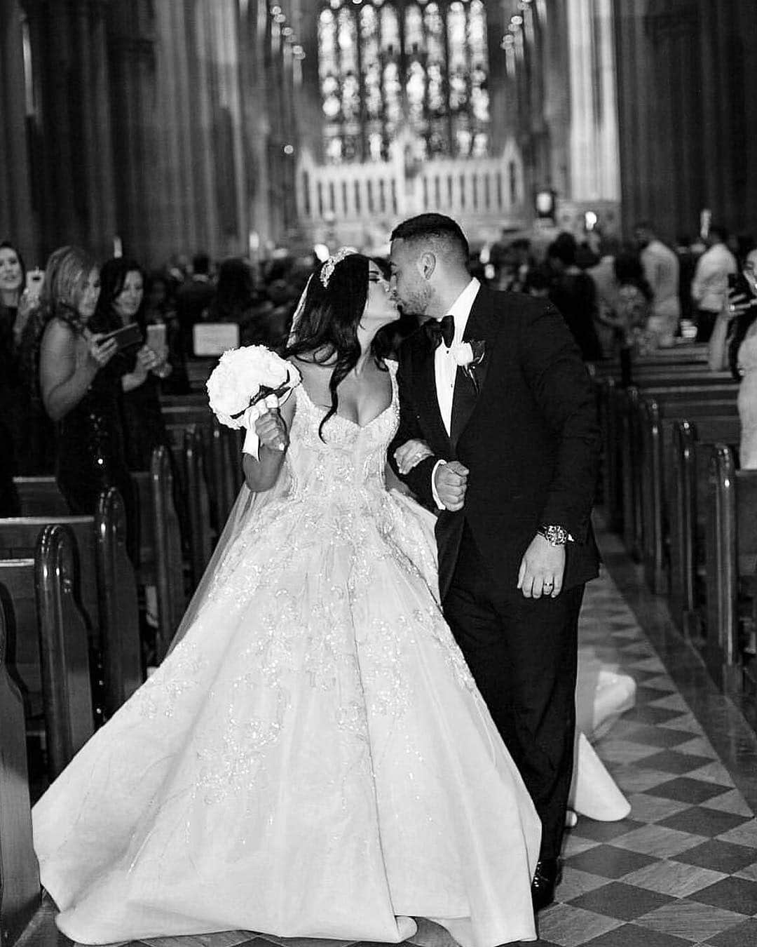 Steven Khalilさんのインスタグラム写真 - (Steven KhalilInstagram)「Exquisite beading and classic sweetheart neckline on this custom gown for #StevenKhalilBride Ruth, who wed at the iconic St Mary’s Cathedral in Sydney.」4月26日 17時38分 - steven_khalil