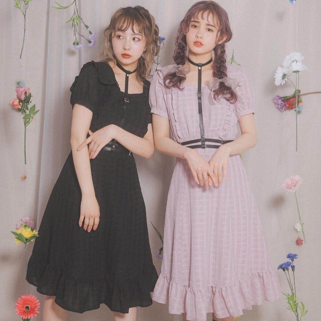 BUBBLESさんのインスタグラム写真 - (BUBBLESInstagram)「ㅤㅤㅤㅤㅤㅤㅤㅤㅤㅤㅤㅤㅤ 🌼BUBBLES NEW ARRIVAL🌼 ㅤㅤㅤㅤㅤㅤㅤㅤㅤㅤㅤㅤㅤ シースルーチェックが今っぽいワンピースが登場👗✨ 柔らかい素材のミディ丈で上品なシルエットを演出🙊💓 チョーカーデザインのハーネス付きで、 ガーリーの中にもフェティッシュさを取り入れた、 BUBBLESおすすめの1着です😘💕 ㅤㅤㅤㅤㅤㅤㅤㅤㅤㅤㅤㅤㅤ 【ベルトハーネス付きシースルーワンピース】 ￥8,100 color : black/pink/beige http://www.sparklingmall.jp/fs/sparklingmall/BS60938 ______________________________________________ #bubblestokyo #bubbles_shibuya #bubblessawthecity #bubbles  #fashion #style #bubbles_BS60938」4月26日 17時58分 - bubblestokyo