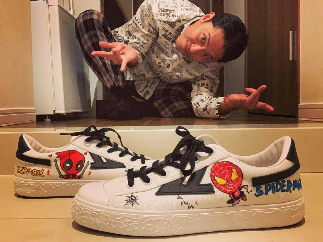 こにわさんのインスタグラム写真 - (こにわInstagram)「I'm spiderman!🕷🕸 #spiderman #deadpool #sneakers」4月26日 17時51分 - koniwa1982