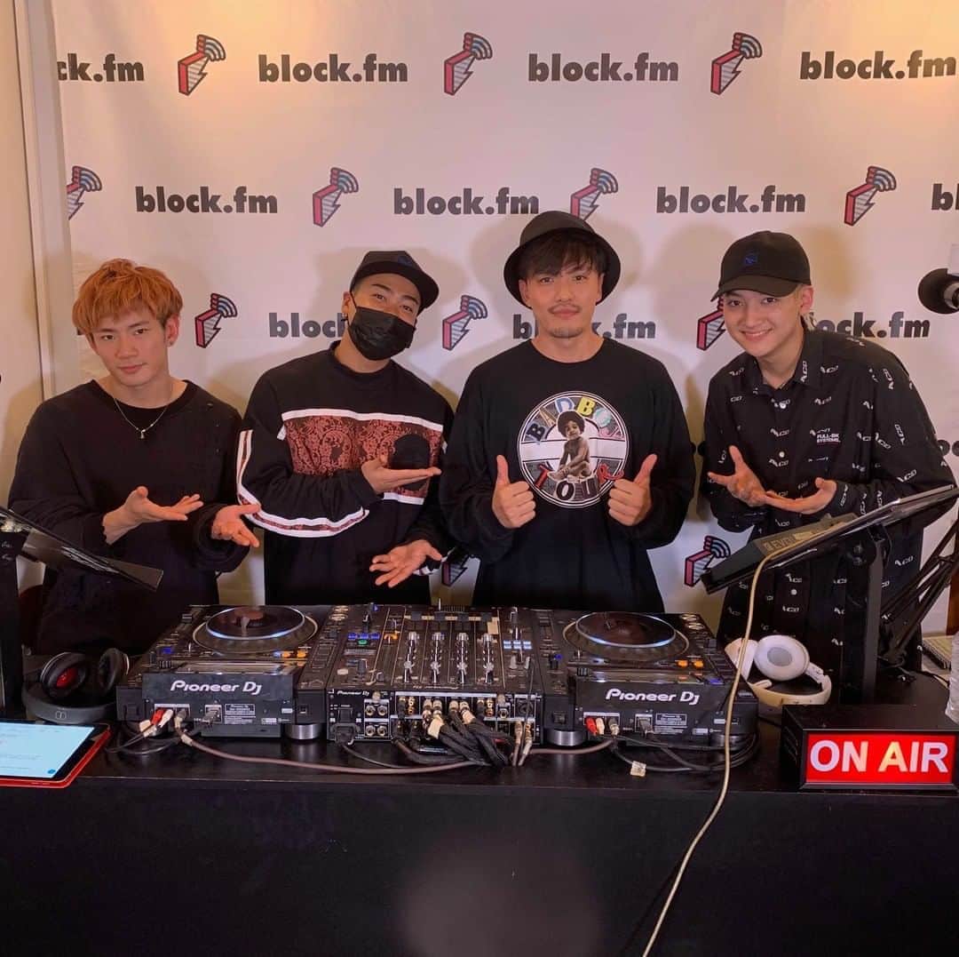 のインスタグラム：「「RMPG DOPE STATION」⁣ 今週は #BFMMASSIVEWEEK スペシャル⚡️⁣ ゲストにDEEP のKEISEIさんをお迎え😃 準レギュラーの鈴木昂秀,浦川翔平とともにお気に入りの楽曲をお届けします✨⁣ #BFMマッシヴウィーク #rmpg_dope #therampage #ランドプ #blockfm #DEEP #KEISEI @the_rampage_official @deep_keisei⁣ https://block.fm/radios/667⁣」