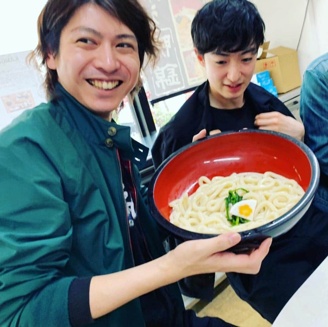 横山涼さんのインスタグラム写真 - (横山涼Instagram)「ルパパトFLTの想い出。 「うどんがデカすぎて笑ってる写真」」4月26日 18時32分 - ryo_yokoyama_official