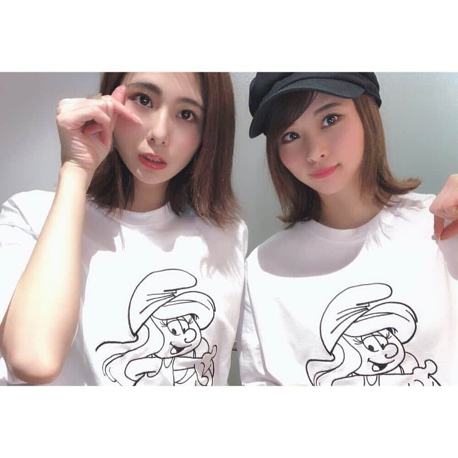 山本成美さんのインスタグラム写真 - (山本成美Instagram)「. Tシャツお揃い❤️ スマフェット可愛い😍!! . . サムギョプサルいって始めて皮食べた🍽 きな粉付けて液体付けて食べるのクセになるお味♪ . . .  #韓国 #韓国旅行 #旅行 #女子旅 #タビトモ #旅好きな人と繋がりたい #旅 #サムギョプサル #豚 #豚皮 #korea #trip #me #selfie #korean #girlstrip #love #먹스타그램 #음스타그램 #맛스타그램 #뷰스타그램 #뷰티 #메이크업 #뷰스타그램 #뷰티 #메이크업 #셀스타그램 #얼스타그램」4月26日 18時25分 - narumi_vivi