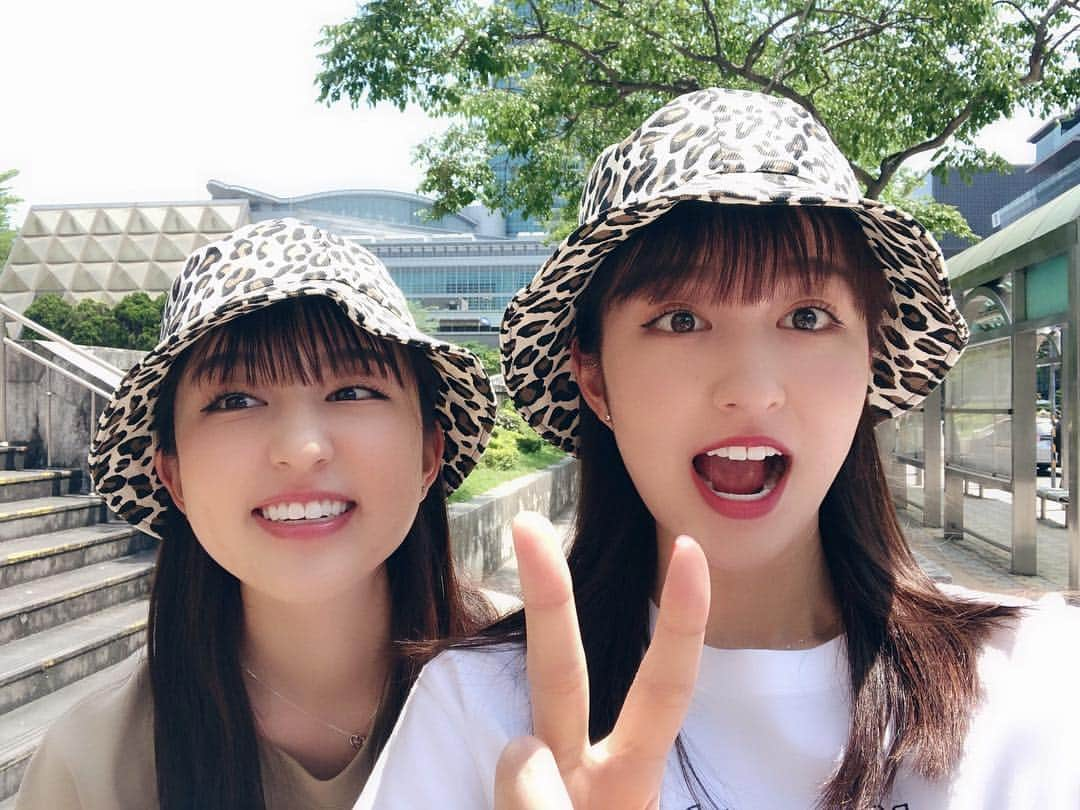 市野莉子さんのインスタグラム写真 - (市野莉子Instagram)「. 台湾で声をかけてくださった方がいて めちゃくちゃ嬉しかった🥰 謝謝❤️ . #りかりこ#双子#twins#台湾#taiwan#taipei」4月26日 18時59分 - riko_ichino