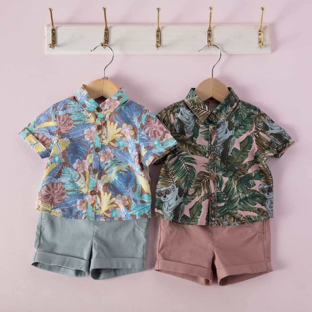 プリマークさんのインスタグラム写真 - (プリマークInstagram)「All set for the sun with these little island-inspired outfits ☀️🌴 Shirt Sets €10/$12 (Available in: 🇮🇪🇫🇷🇮🇹🇪🇸🇵🇹🇺🇸) #Primark #kidswear #kidsfashion」4月26日 19時00分 - primark