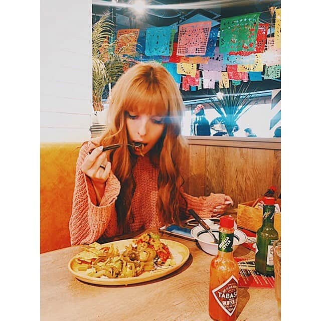 IVANさんのインスタグラム写真 - (IVANInstagram)「* 🤪😋🌮💥🍅🔥🌶🌵🌵🍴 Que riiicoooooo🥺💓💓 素敵なゴールデンウィークを♡ * 📸by @aya_dream04  #tacos#mexicanfood#tokyo#japan #タコス #サボテンが一番好き #もぐもぐ食べちゃった #ひたすら食べちゃった #タコスはソールフード #ママが作るのが一番好き♡ #ビバメヒコや♡」4月26日 19時17分 - fresanaca