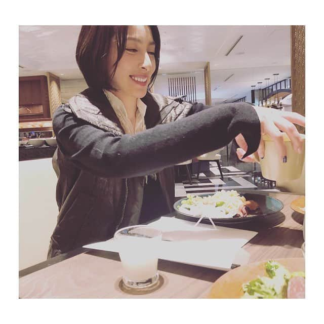 奥菜恵さんのインスタグラム写真 - (奥菜恵Instagram)「山田ランチミーティング  #わーいわーい #GW #突入 #奥菜の日常 #megumiokina #rickowens #anndemeulemeester」4月26日 19時21分 - megumi_okina