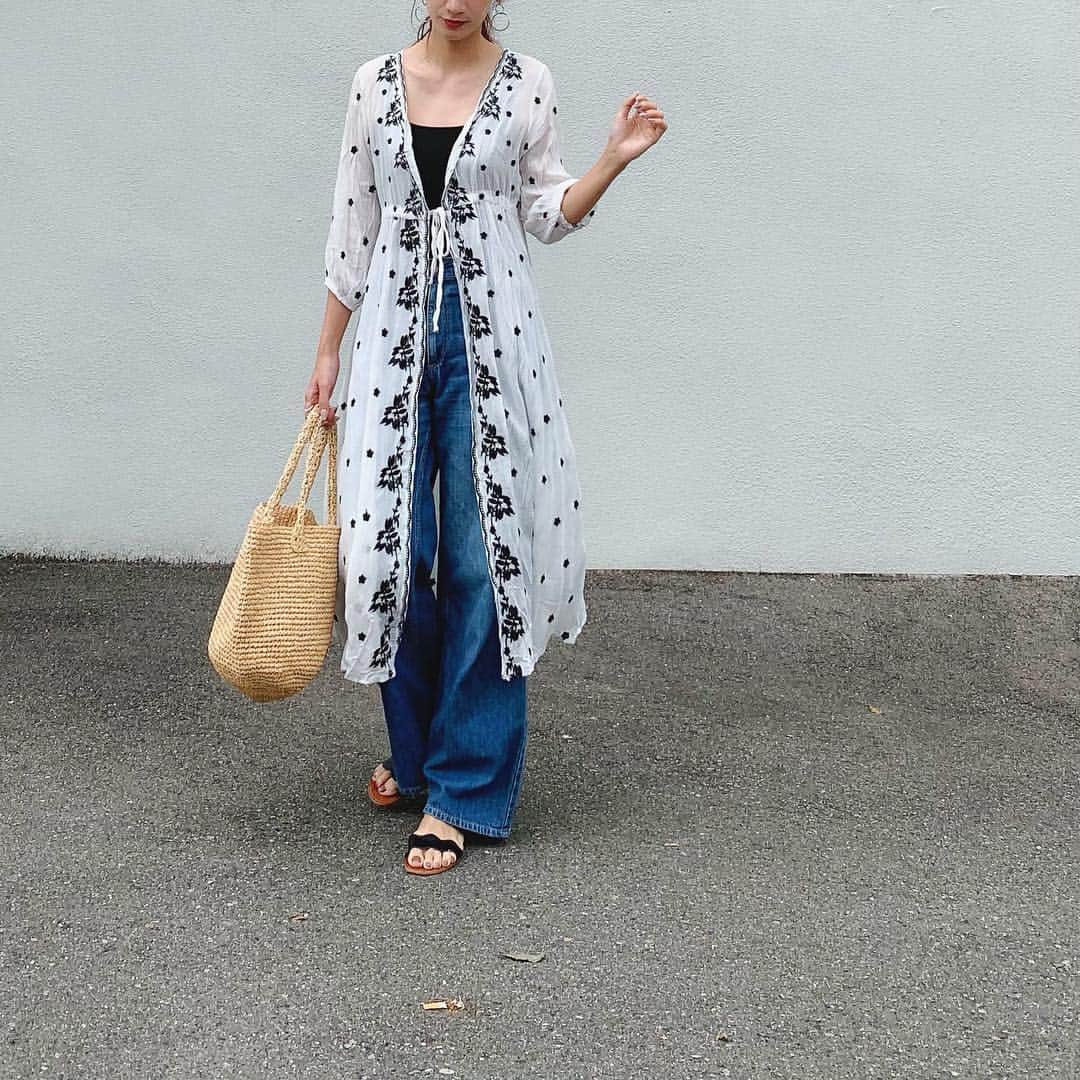 Nagiさんのインスタグラム写真 - (NagiInstagram)「. さらっと羽織れるもの好き デニムにガウン☺️ . . tops. @fifth_store #fifth → 40%off bottom. #deuxiemeclasse bag. #imvely  shoes. #zara」4月26日 19時21分 - nagina001