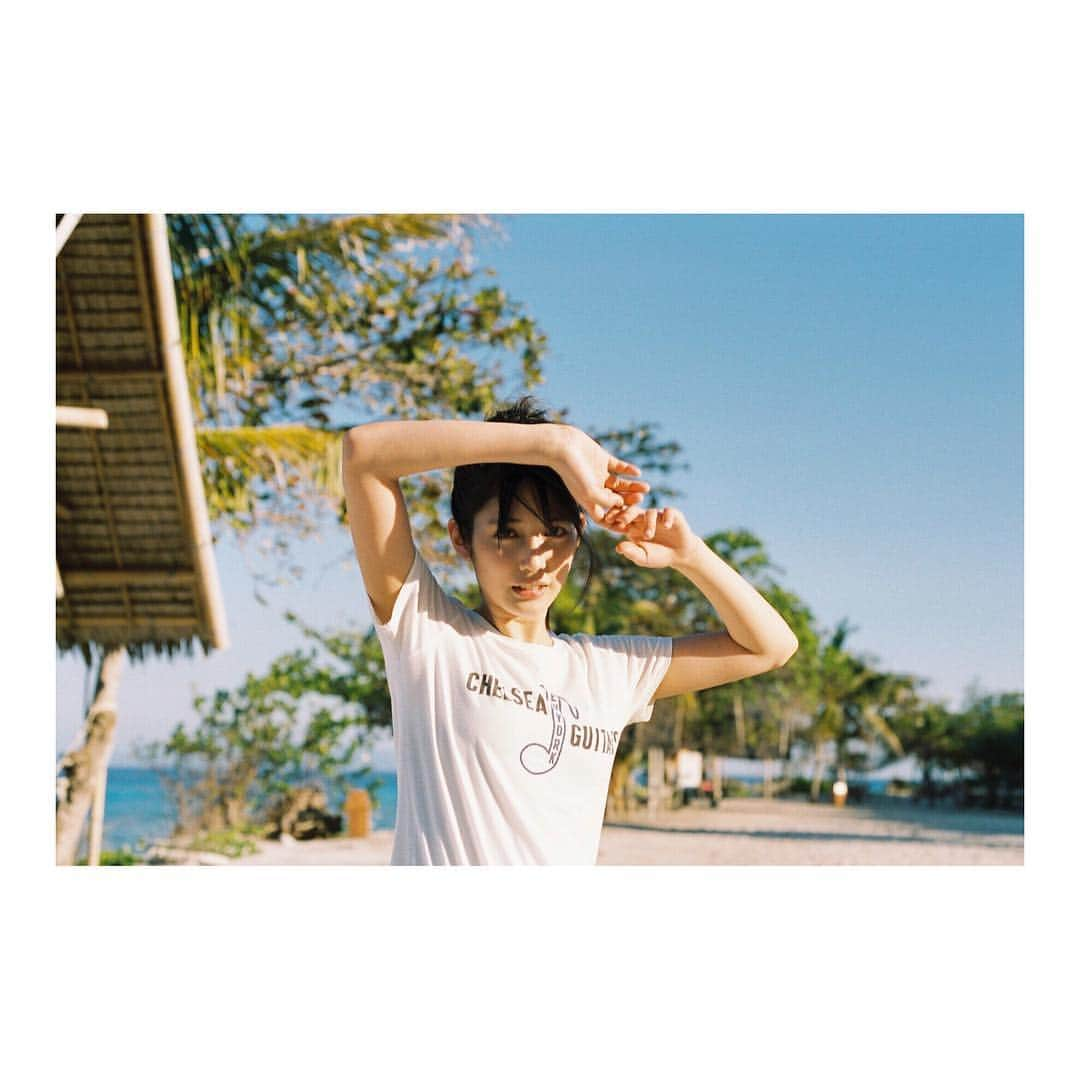 松田るかさんのインスタグラム写真 - (松田るかInstagram)「【「1冊券」の当日発売決定！】 2019年4月27日(土)発売記念イベントの「１冊券」の当日発売が決まりました！ イベントの詳細はストーリーに貼っておくのでswipeしてね◎ . 昨日のラインライブで当日券出して〜って言ったら大人達に届きましたww やったーー！ . どうせ買うなら本人に会いに行こうかな〜とか、友達が新宿での待ち合わせに1時間遅れるらしいとか、たまたま近くに営業回ってたとか、そんなラフな感じで全然いいので是非遊びに来てくださいね！ . #写真集 #松田るか写真集 #松田るかファースト写真集 #福家書店新宿サブナード店」4月26日 19時28分 - imrukam