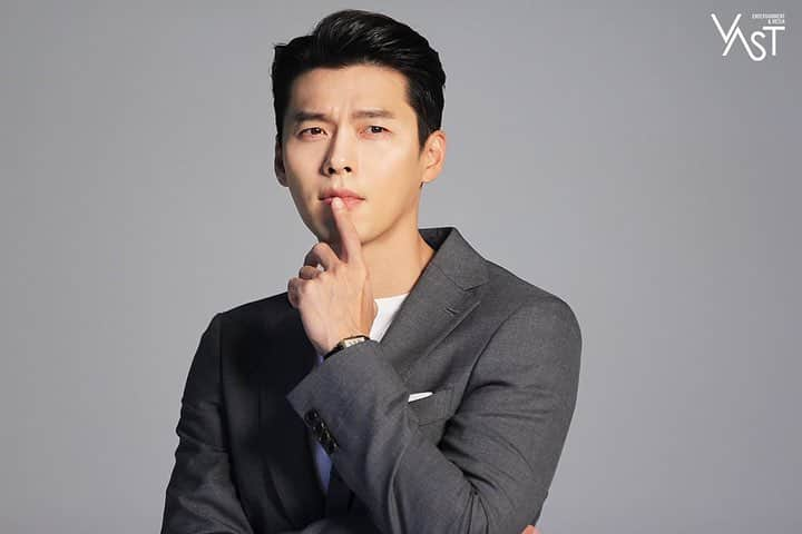 ヒョンビンさんのインスタグラム写真 - (ヒョンビンInstagram)「Photoshoot of HB recent ad for an insurance agency (보험클리닉) —— #hyunbin #현빈 #ヒョンビン #玄彬」4月26日 19時35分 - withhyunbin