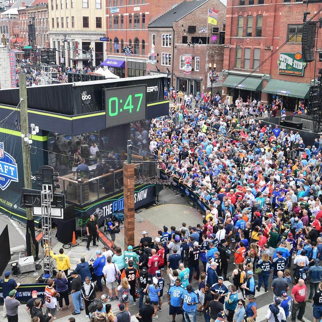 アメリカン・ブロードキャスティング・カンパニーのインスタグラム：「There’s a lot more where this came from! 2019 #NFLDraft coverage continues LIVE TONIGHT on ABC at 7e|4p. 📷: @espn」