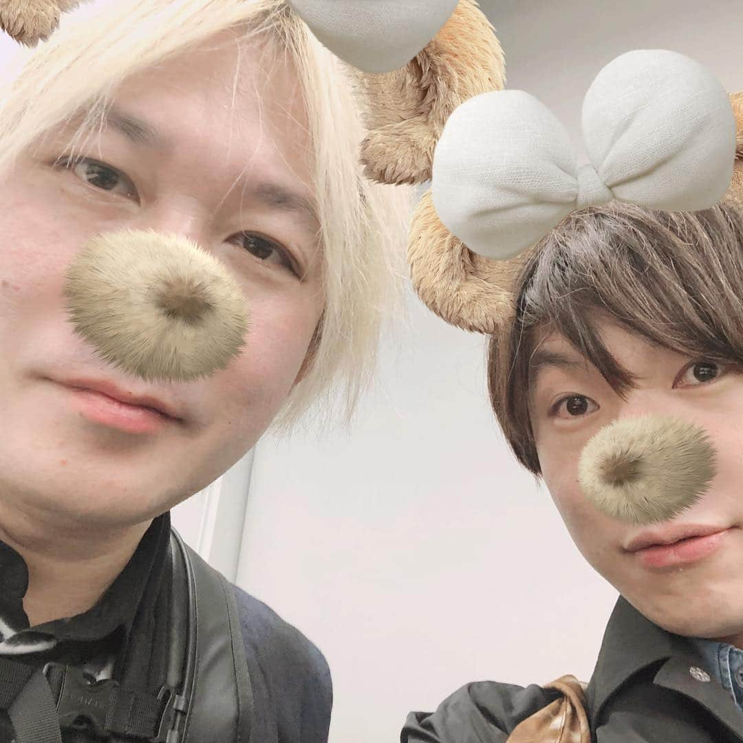 古市憲寿さんのインスタグラム写真 - (古市憲寿Instagram)「仲良し（アピール） #津田大介 #あいちトリエンナーレ2019 #朝生」4月27日 5時06分 - poe1985