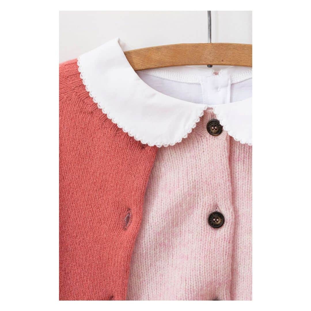 キャベジズ&ローゼズのインスタグラム：「Perfect for layering 💕 When her collar peeks out, the Peter Pan T-shirt adds instantaneous flare to any outfit. She looks particularly lovely with the Grace Cardigan in dusty pink and the Lily Cardigan in pale pink #pinkcardigan #slowfashionstyle #peterpancollar #layers #knitinscotland #madeinscotland #organicjersey #newin #cabbagesandroses #cabbagesandrosesfashion @christina_strutt @cabbagesandroses_shop 👆Link In Bio👆」