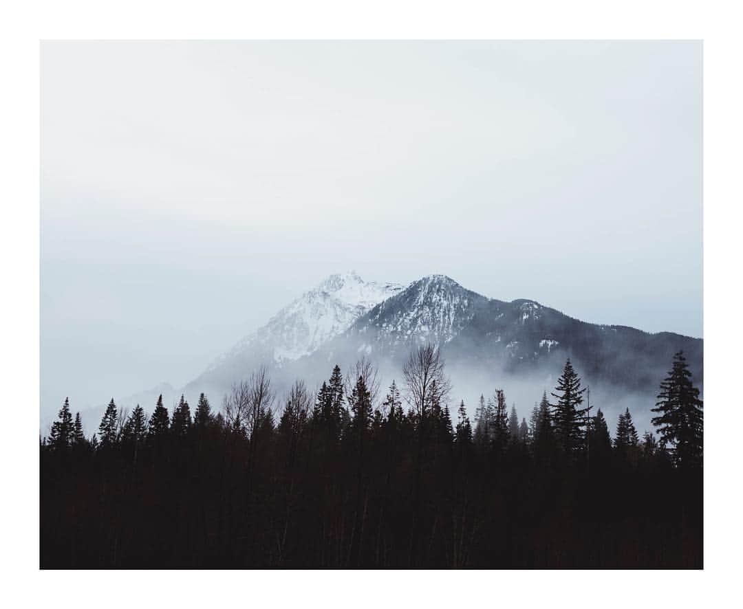 Cory Staudacherさんのインスタグラム写真 - (Cory StaudacherInstagram)「Mountain range.」4月27日 6時08分 - withhearts