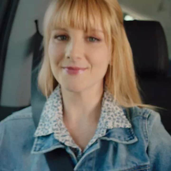 メリッサ・ラウシュのインスタグラム：「Can we all agree to stop playing on the phone when behind the wheel? Whatever you're checking or posting isn't as important as your life - so... #ItCanWait #ad bit.ly/ATT_IGHV_MR」