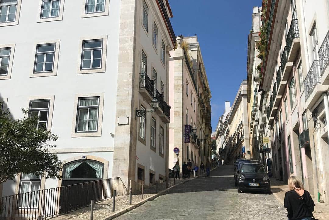 西岡良仁さんのインスタグラム写真 - (西岡良仁Instagram)「First time in Portugal!!!! Beautiful city.」4月27日 6時22分 - yoshihito0927