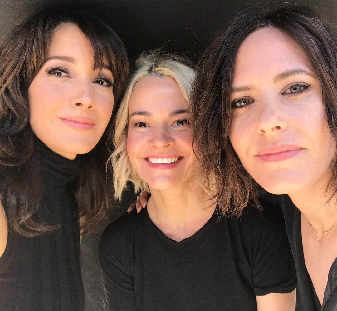 ジェニファー・ビールスさんのインスタグラム写真 - (ジェニファー・ビールスInstagram)「Band got back together to film a #psa for #worldpride2019 #thelword #lesbianvisibilityday @showtime @sho_thelword」4月27日 6時25分 - thejenniferbeals