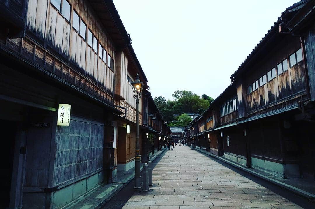 いぶくろ聖志さんのインスタグラム写真 - (いぶくろ聖志Instagram)「金沢良いとこ遊んで行きな|д･) #japan #camera」4月26日 21時30分 - b.smpl