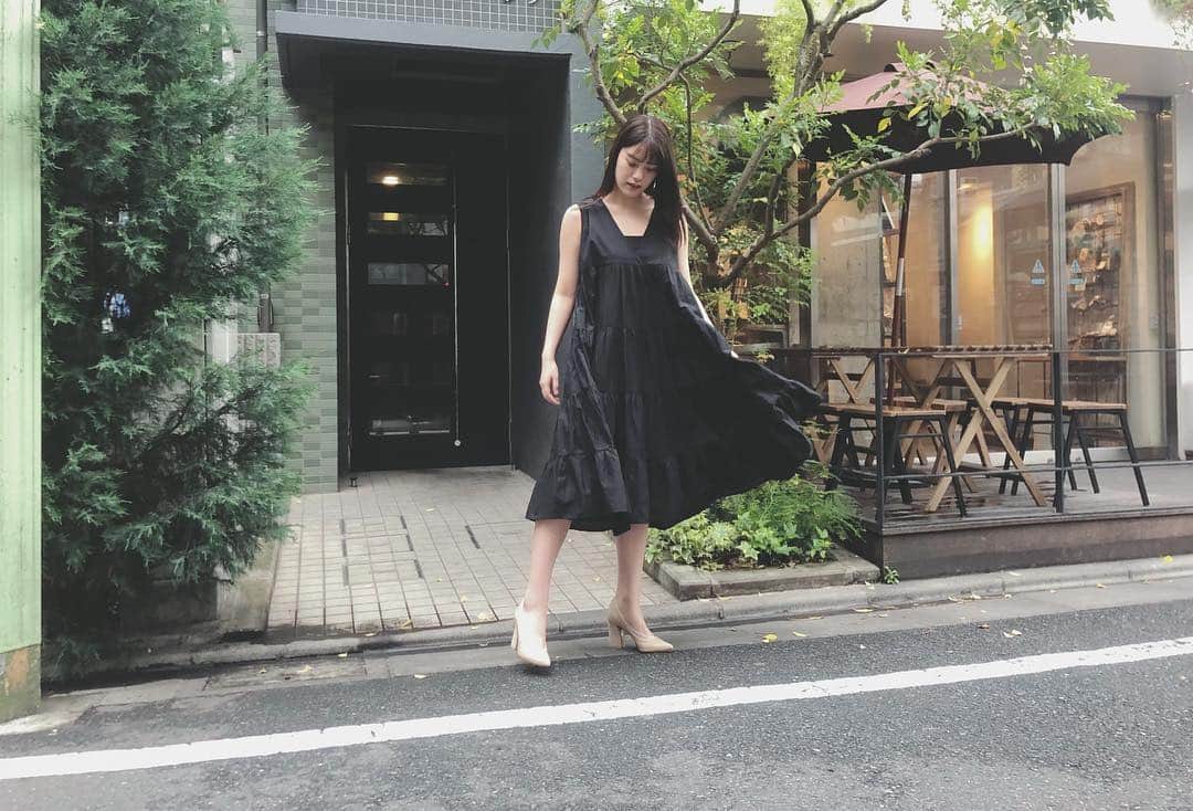 のインスタグラム：「朗読劇 ﻿ #greif  初日ありがとうございました！﻿ ﻿ 今日はおNEWのワンピースをおろして﻿ 着てみたけど﻿ まだ早かったみたい😟😟 どうですか？😟﻿ ﻿ 朗読劇、明日からもよろしくお願いします！﻿ ﻿ ﻿ #dailylook #ootd #black #coordinate #데일리 #데일리룩 #오오티디」