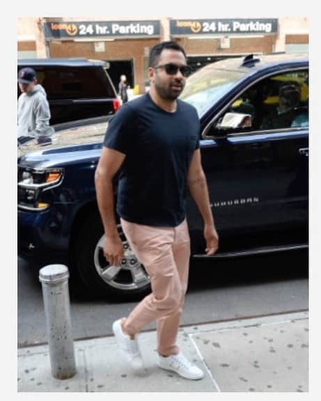 カル・ペンのインスタグラム：「‪Papzz: Aziz! Aziz! Aziz! AZIZ!‬ ‪Me: ‬」