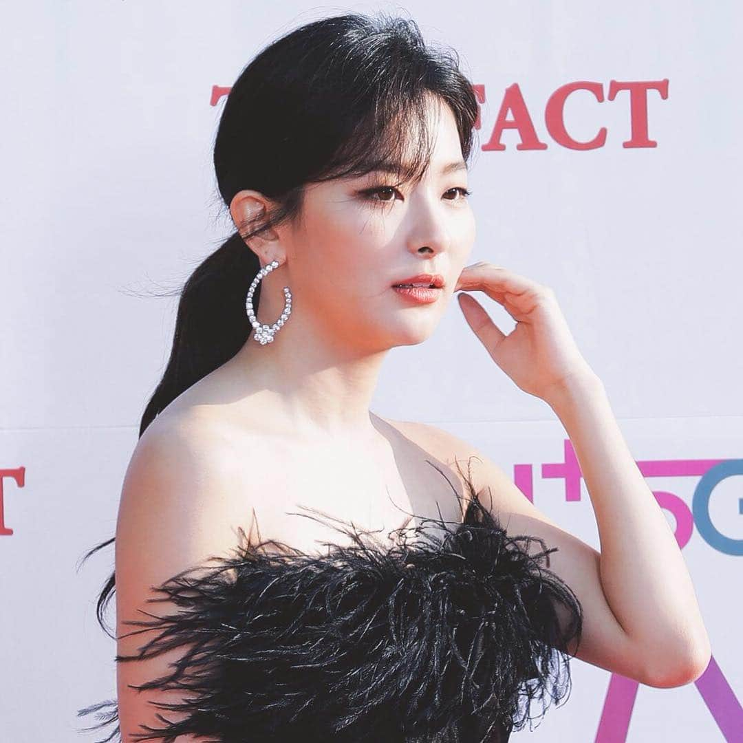 スルギさんのインスタグラム写真 - (スルギInstagram)「SEULGI - The Fact Music Award Red Carpet ✨ 📸 sensible_k; hypertwist_ #REDVELVET #레드벨벳 #SEULGI #슬기 #🐻」4月26日 22時29分 - kristiandawal29