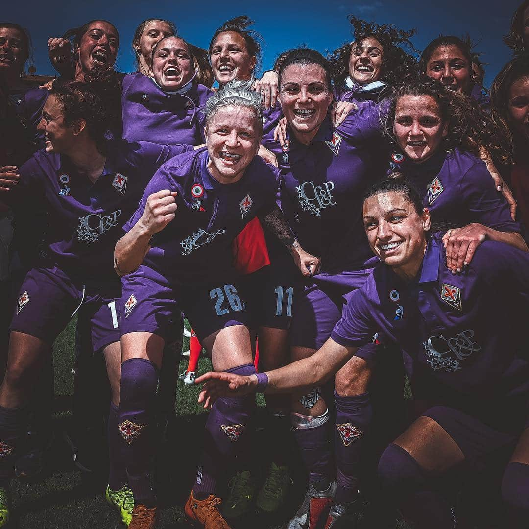 ACFフィオレンティーナさんのインスタグラム写真 - (ACFフィオレンティーナInstagram)「DATECI LA 🏆🇮🇹!! -2!! Domenica @acf_women vs Juventus per la terza #CoppaItaliaFemminile consecutiva!  #NoiSiamoFirenze ⚜️ #InsiemeSiamoPiùForti」4月26日 22時23分 - acffiorentina