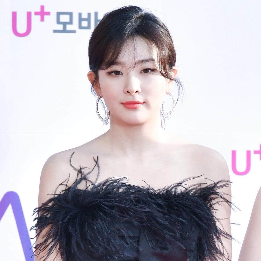 スルギさんのインスタグラム写真 - (スルギInstagram)「SEULGI - The Fact Music Award Red Carpet ✨ 📸 sensible_k; hypertwist_ #REDVELVET #레드벨벳 #SEULGI #슬기 #🐻」4月26日 22時29分 - kristiandawal29