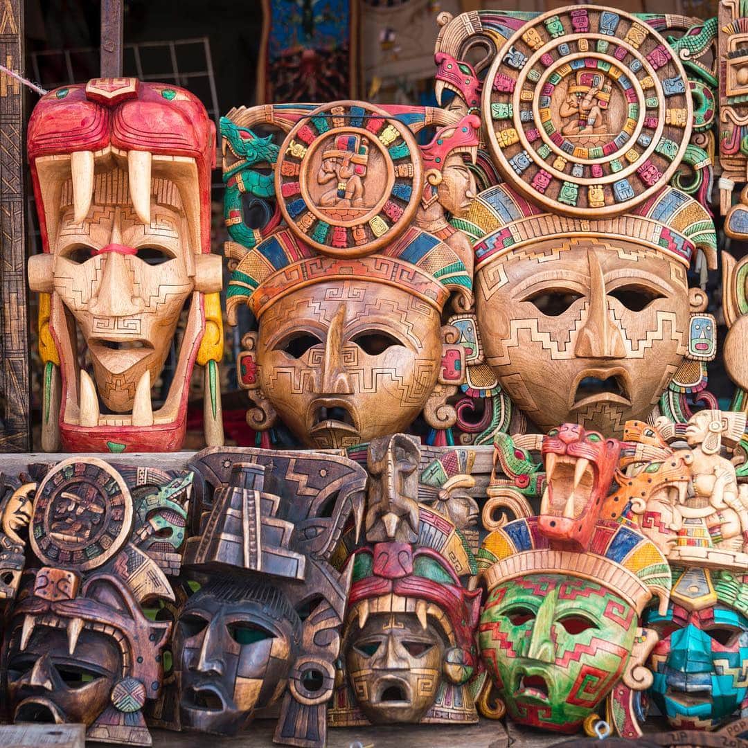 ルフトハンザさんのインスタグラム写真 - (ルフトハンザInstagram)「Each mask is individually carved and painted with dedicated craftsmanship – today as they were back then. #Lufthansa #Yucatán #EnrichingLife」4月26日 22時57分 - lufthansa
