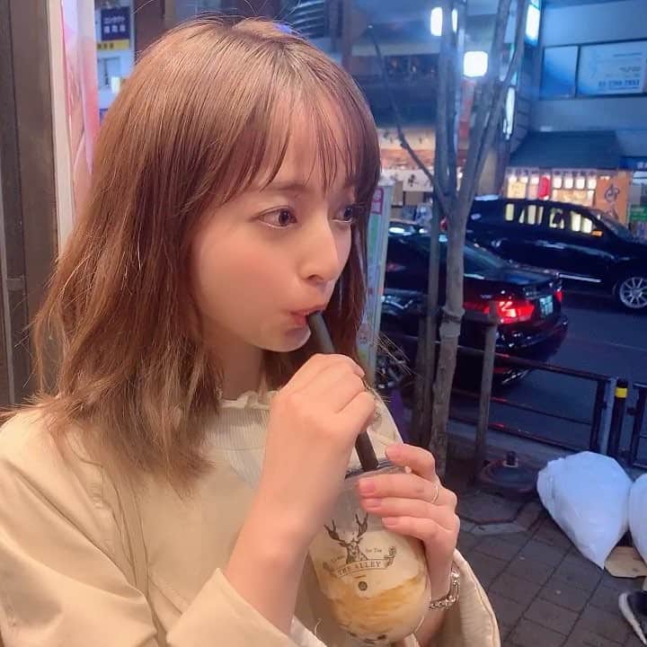 のインスタグラム：「ジアレイの黒糖タピオカミルクティー美味しすぎてびっくりしたよー😂😂💖 9時ごろは並ばず買えました👍👍 #ジアレイ #タピオカ」