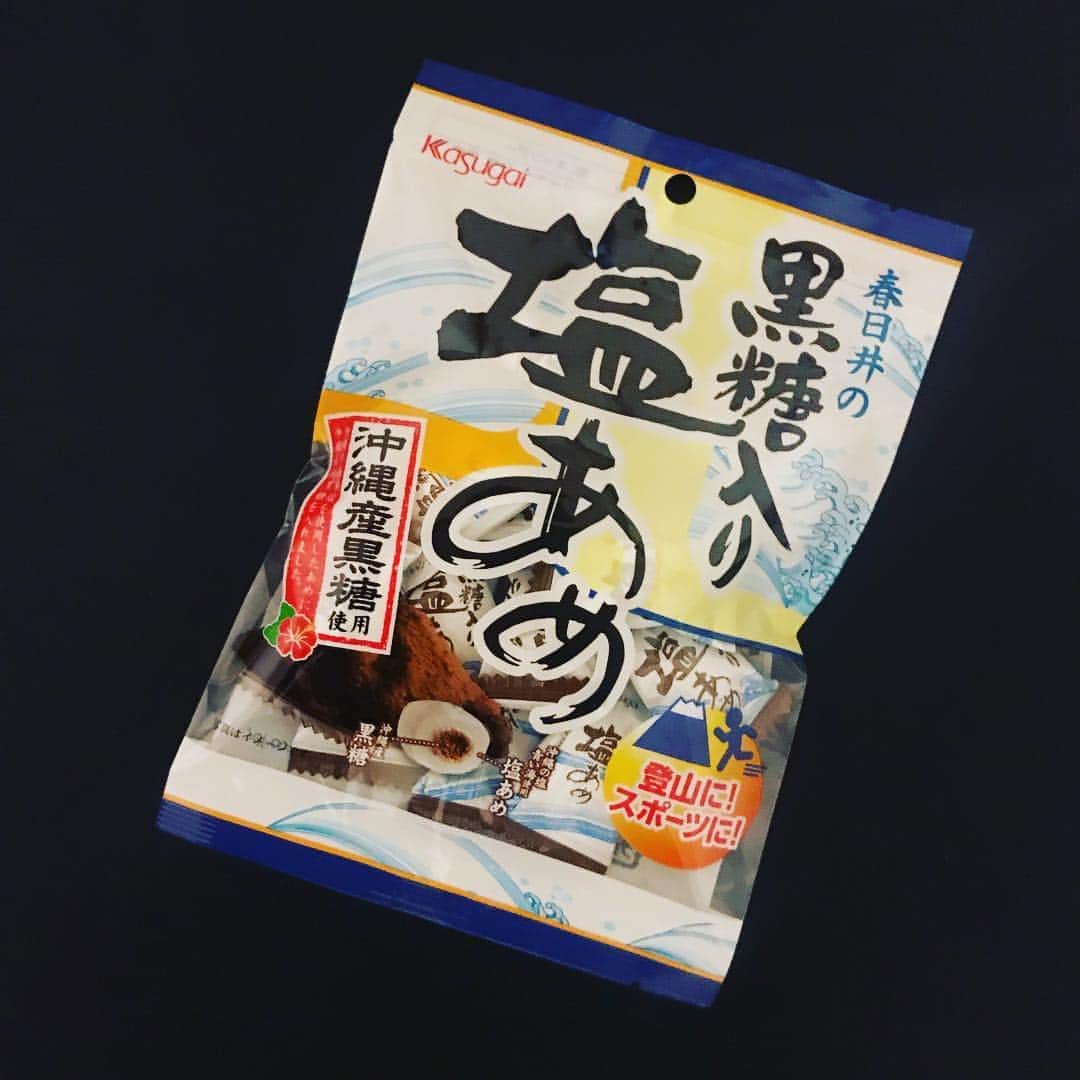 宇野薫のインスタグラム：「好きです！塩あめ  #春日井の塩あめ #塩あめ  #黒糖入り塩あめ #kasugai」
