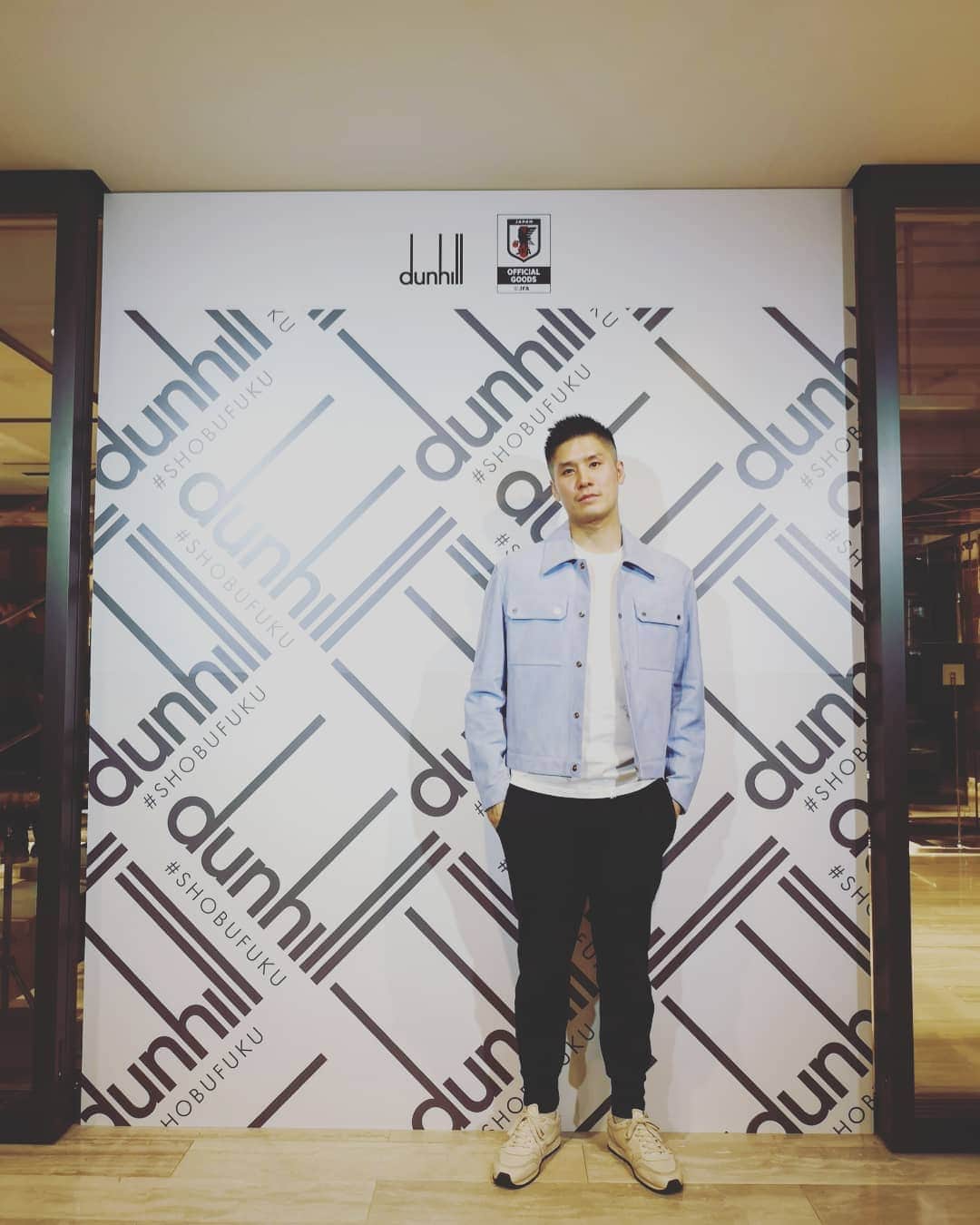 梅川壱ノ介（舞踊家）のインスタグラム：「ダンヒル銀座本店にて。  2019年度SAMURAI BLUEオフィシャルスーツのローンチパーティでした。森保代表監督のトークショーも最高に勉強になるお話でしたー！  #梅川壱ノ介 #ダンヒル #サムライブルー #舞踊家 #umekawaichinosuke #dunhill #ginza #samuraiblue」