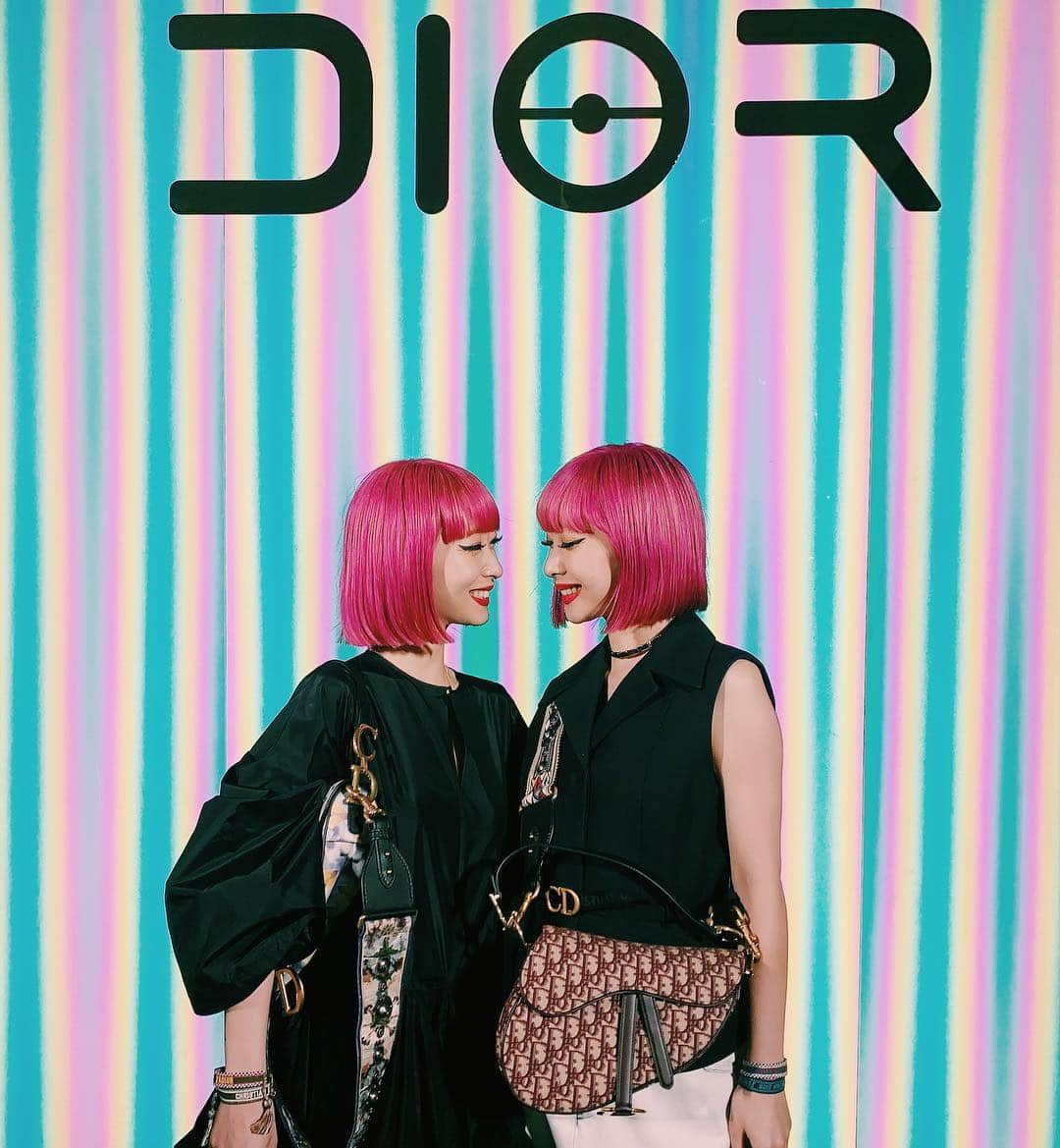 AYAさんのインスタグラム写真 - (AYAInstagram)「Last nite🥂 DIOR @dior @mrkimjones @hajimesorayamaofficial 🌈🌹⚡️」4月26日 23時35分 - ayaxxamiaya