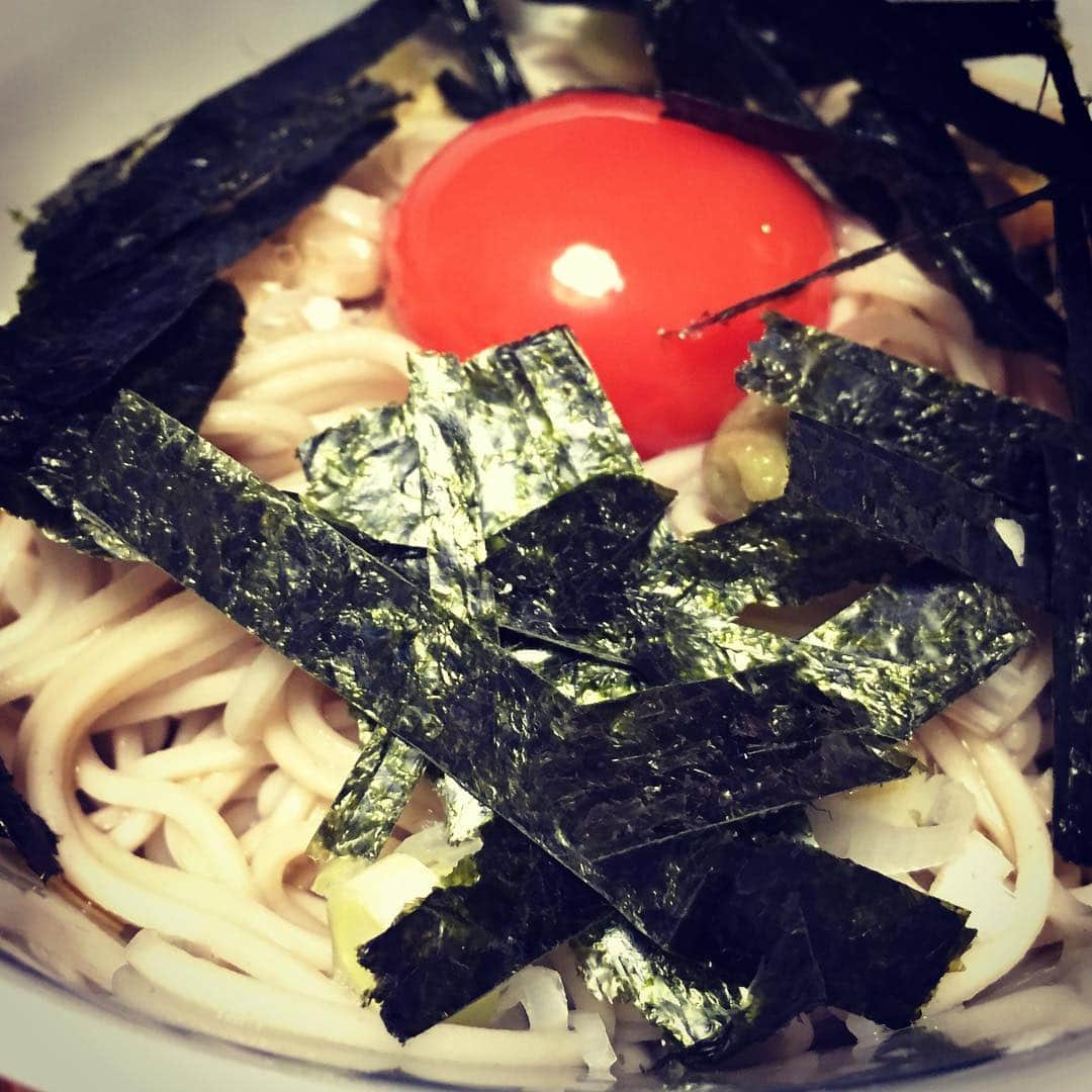 岸田繁さんのインスタグラム写真 - (岸田繁Instagram)「相馬のマイ麺から頂いた蕎麦をすする」4月26日 23時35分 - kishidashigeru