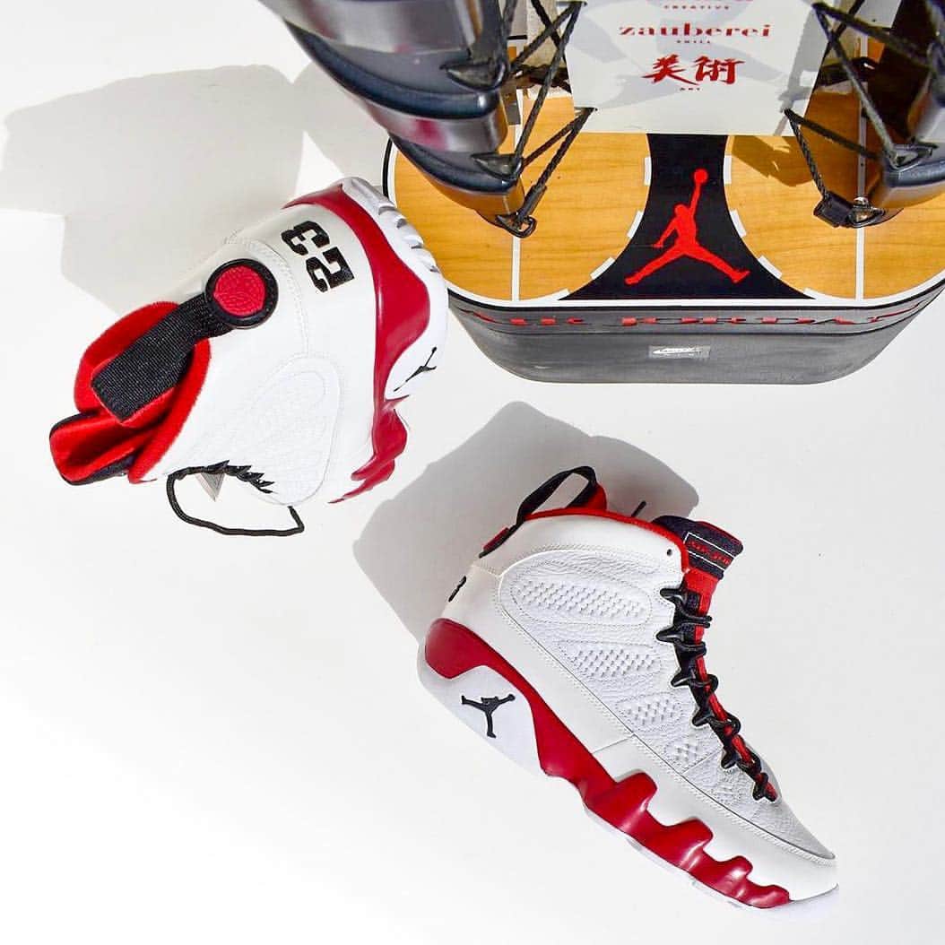 Nice Kicksさんのインスタグラム写真 - (Nice KicksInstagram)「Here’s a look at an unreleased 2010 Air Jordan 9 sample courtesy of @DoctorFunksGallery. Would you like to see JB release these?」4月26日 23時36分 - nicekicks