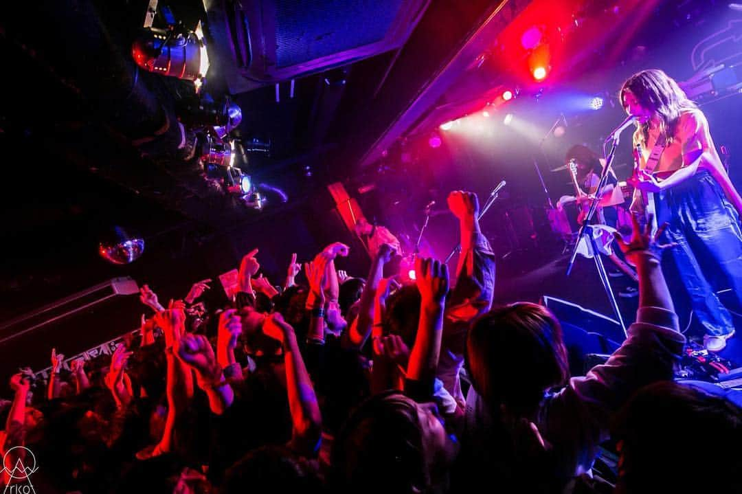 tricotさんのインスタグラム写真 - (tricotInstagram)「4.26.19 DAIHANSYASAI Tour. Club UPSET,Nagoya. Pic : @kaooochi1226  #tricot #tricotband」4月26日 23時50分 - tricot_band_jp