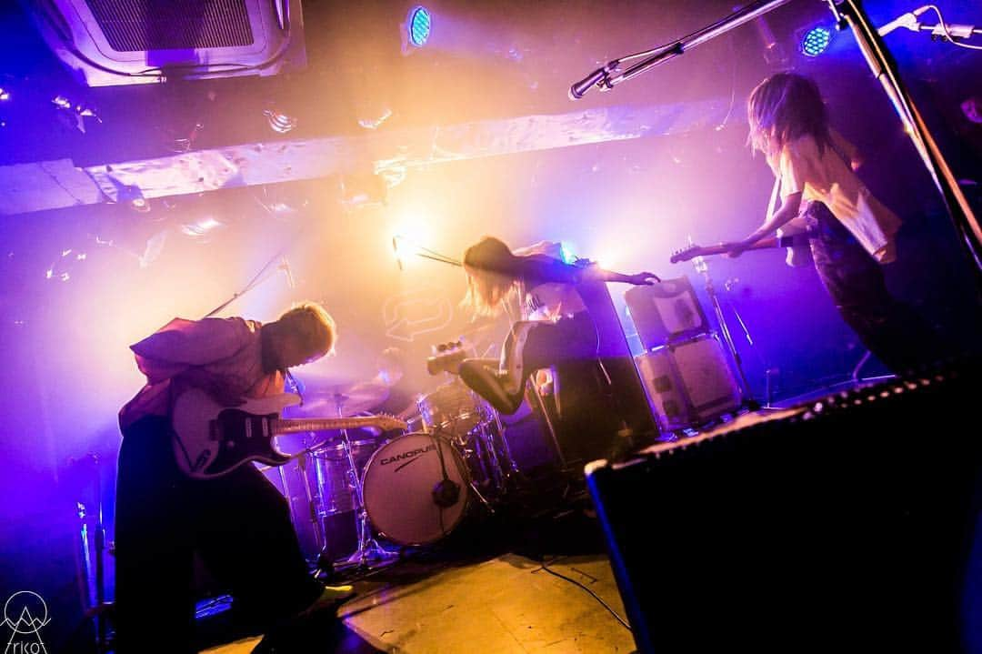 tricotさんのインスタグラム写真 - (tricotInstagram)「4.26.19 DAIHANSYASAI Tour. Club UPSET,Nagoya. Pic : @kaooochi1226  #tricot #tricotband」4月26日 23時50分 - tricot_band_jp