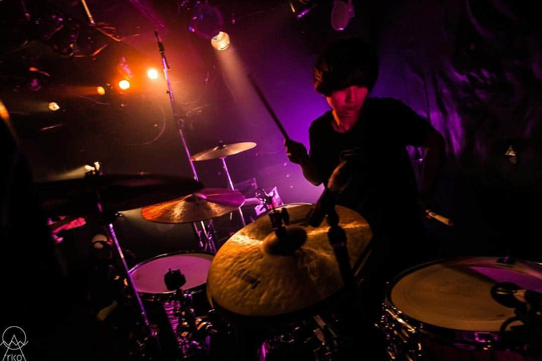 tricotさんのインスタグラム写真 - (tricotInstagram)「4.26.19 DAIHANSYASAI Tour. Club UPSET,Nagoya. Pic : @kaooochi1226  #tricot #tricotband」4月26日 23時50分 - tricot_band_jp