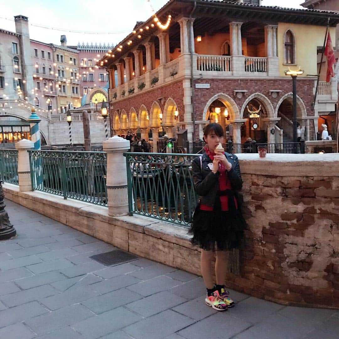 愛水せれ奈さんのインスタグラム写真 - (愛水せれ奈Instagram)「#ディズニーシー  #disneysea  #happybirthday  #スクルージおじさん  #scrougemcduck #ヴェネツィアンゴンドラ  #初めて #ジェラート  #ディズニーキャスト さん #disneycast」4月26日 23時52分 - airi.aaari.aimi