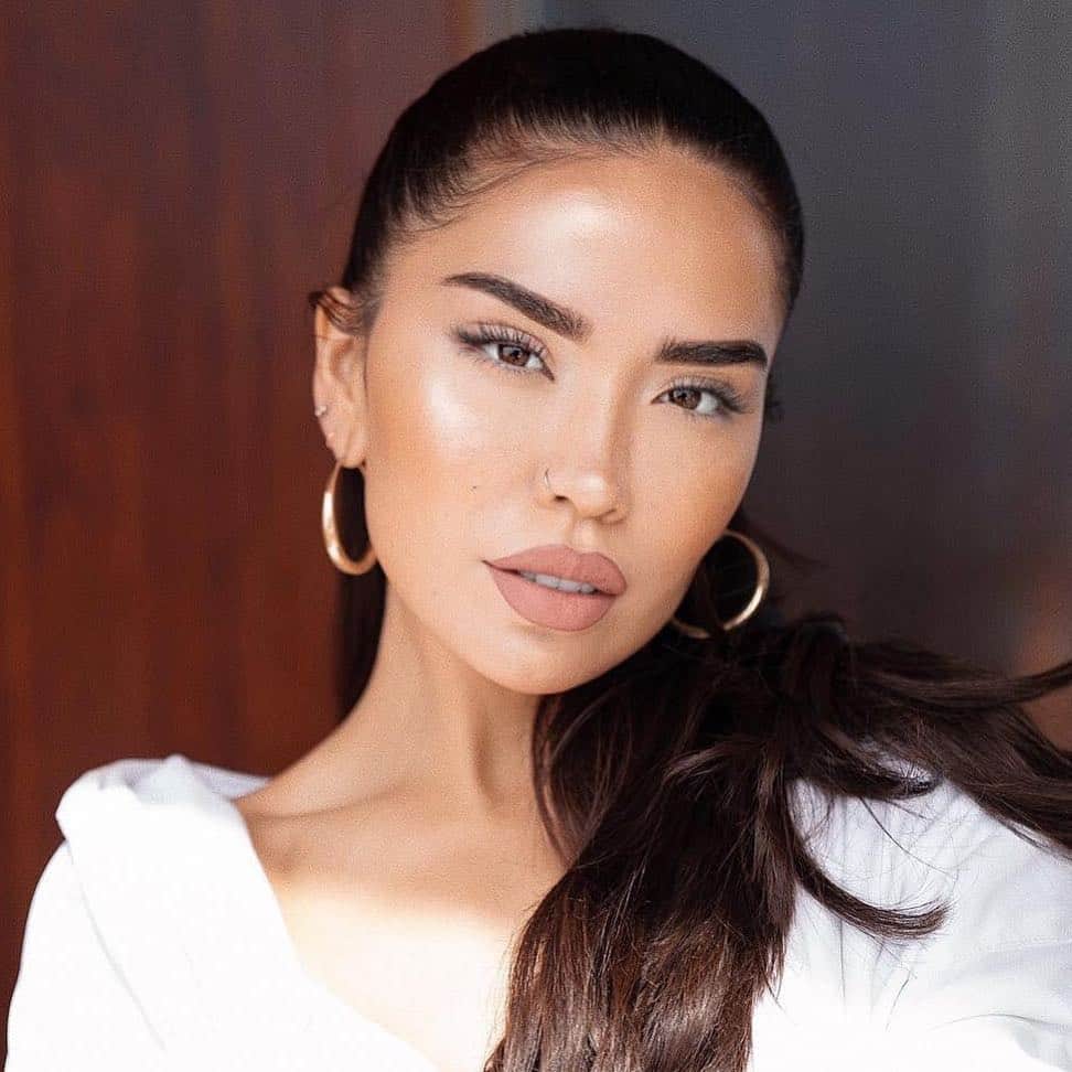 Too Facedさんのインスタグラム写真 - (Too FacedInstagram)「Our babe @iluvsarahii adds a subtle kiss of color to her look with our NEW Peach Puff Lip Color in shade You Wish. 😍 #regram #tfpeachesandcream #toofaced」4月27日 0時04分 - toofaced