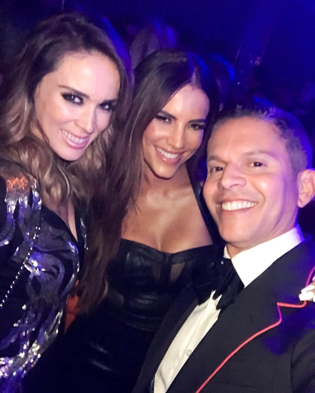 Rodner Figueroaさんのインスタグラム写真 - (Rodner FigueroaInstagram)「After party selfie!!! @jackybrv  @gabyespino #rodnerfigueroa #billboards2019 #omnianightclub #lasvegas #jackybracamontes #gabyespino」4月27日 0時00分 - rodnerfigueroa