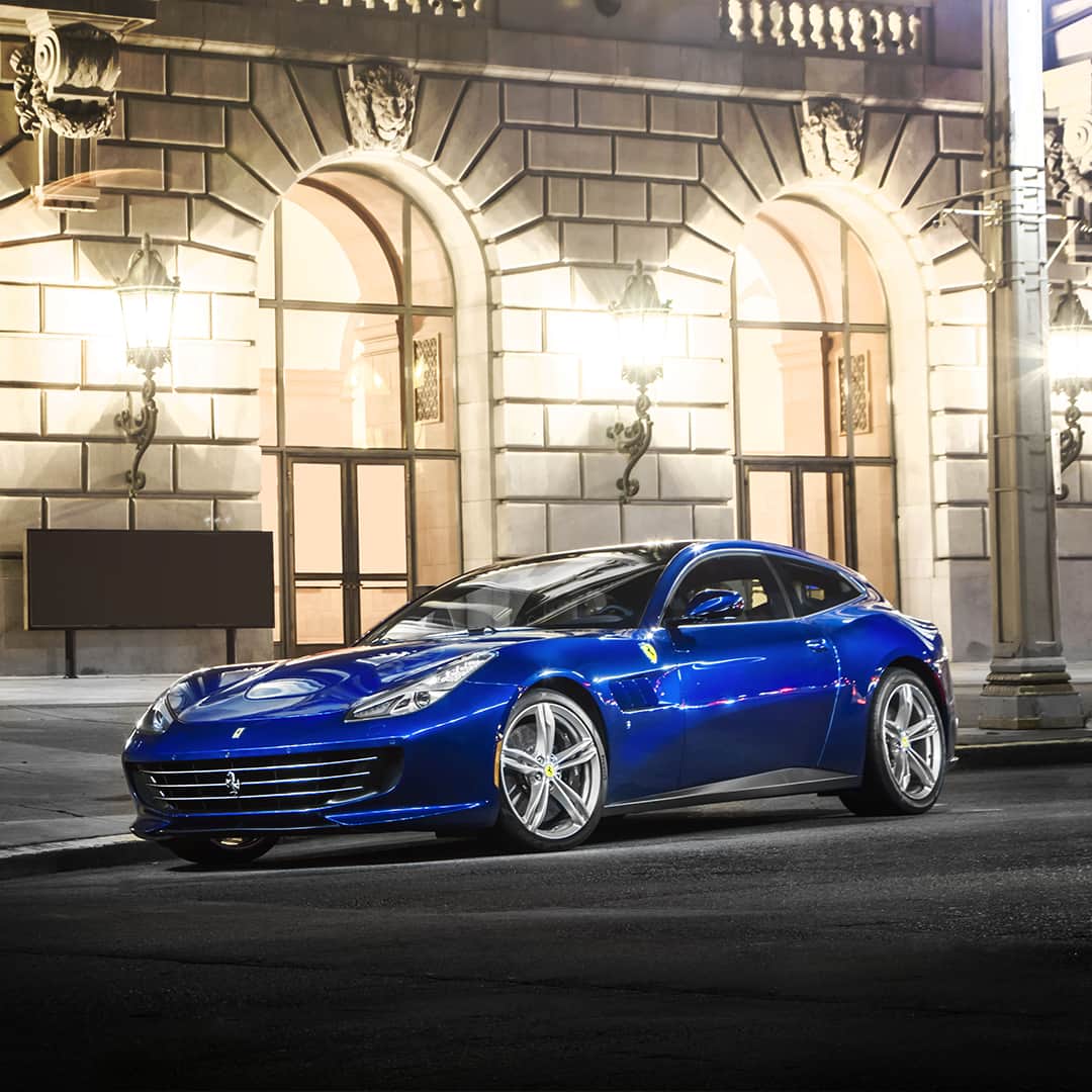 フェラーリさんのインスタグラム写真 - (フェラーリInstagram)「#FerrariGTC4Lusso: a luxurious adventure awaits with a model made for lavish experiences and ultimate comfort. #Ferrari #LuxuryCar」4月27日 0時00分 - ferrari